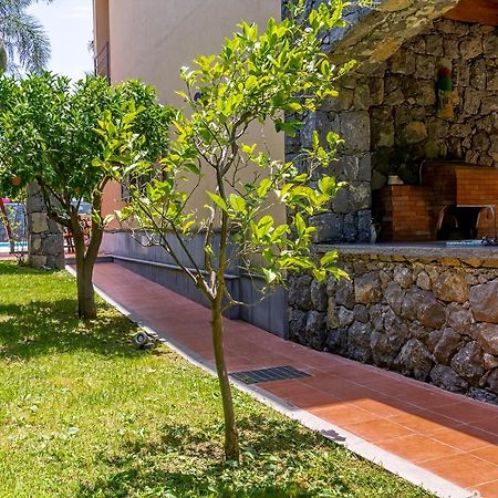 Villa Magdalena Ачи-Сант'Антонио Экстерьер фото